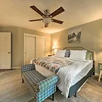 Pet-Friendly Modern Mountain Home With Deck, Hot Tub