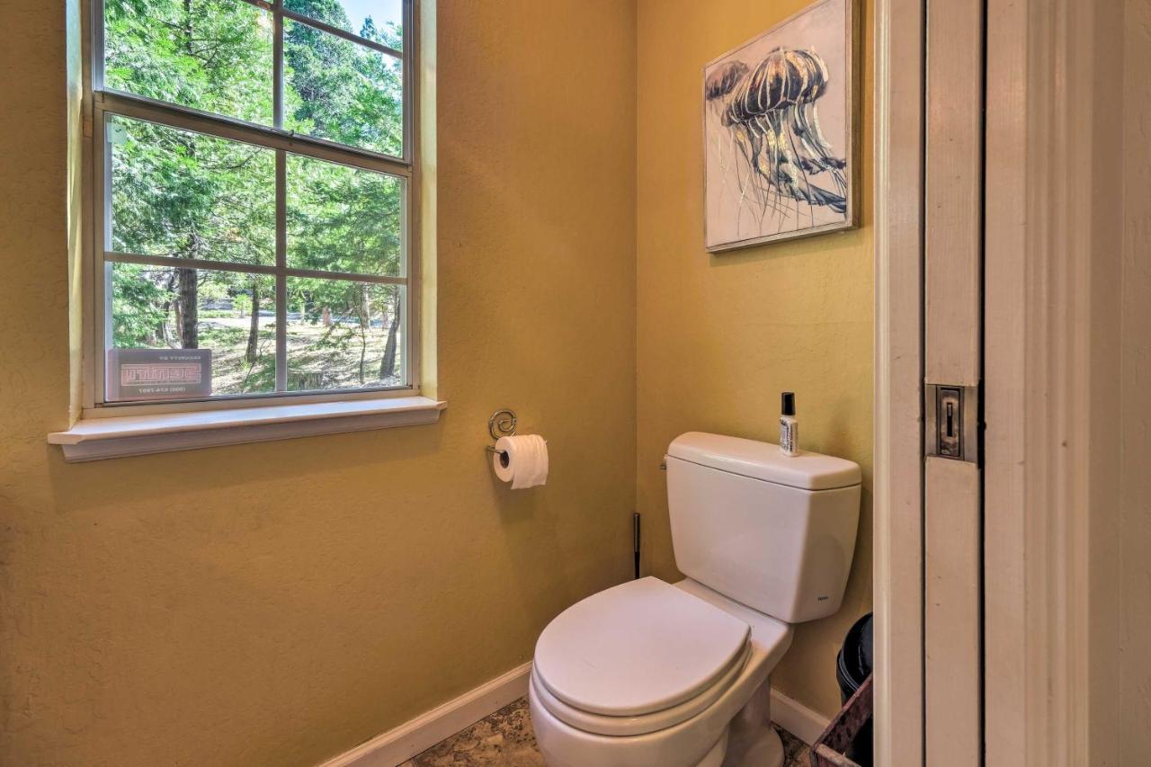 Pet-friendly Modern Mountain With Deck, Hot Tub Casa vacanze Twain Harte