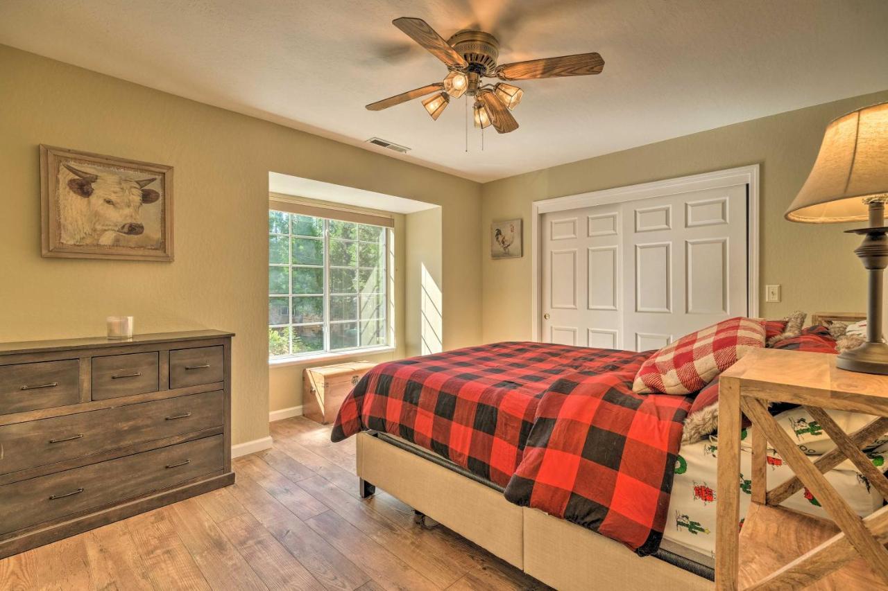 Pet-friendly Modern Mountain With Deck, Hot Tub Casa vacanze *