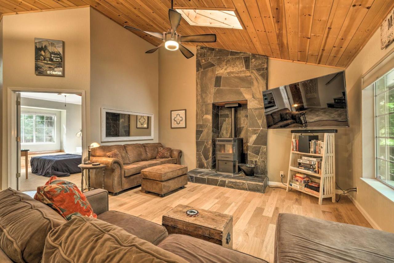 Pet-friendly Modern Mountain With Deck, Hot Tub Casa vacanze Twain Harte