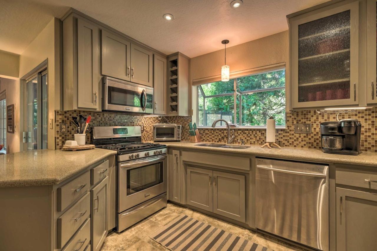 Pet-friendly Modern Mountain With Deck, Hot Tub Casa vacanze Twain Harte
